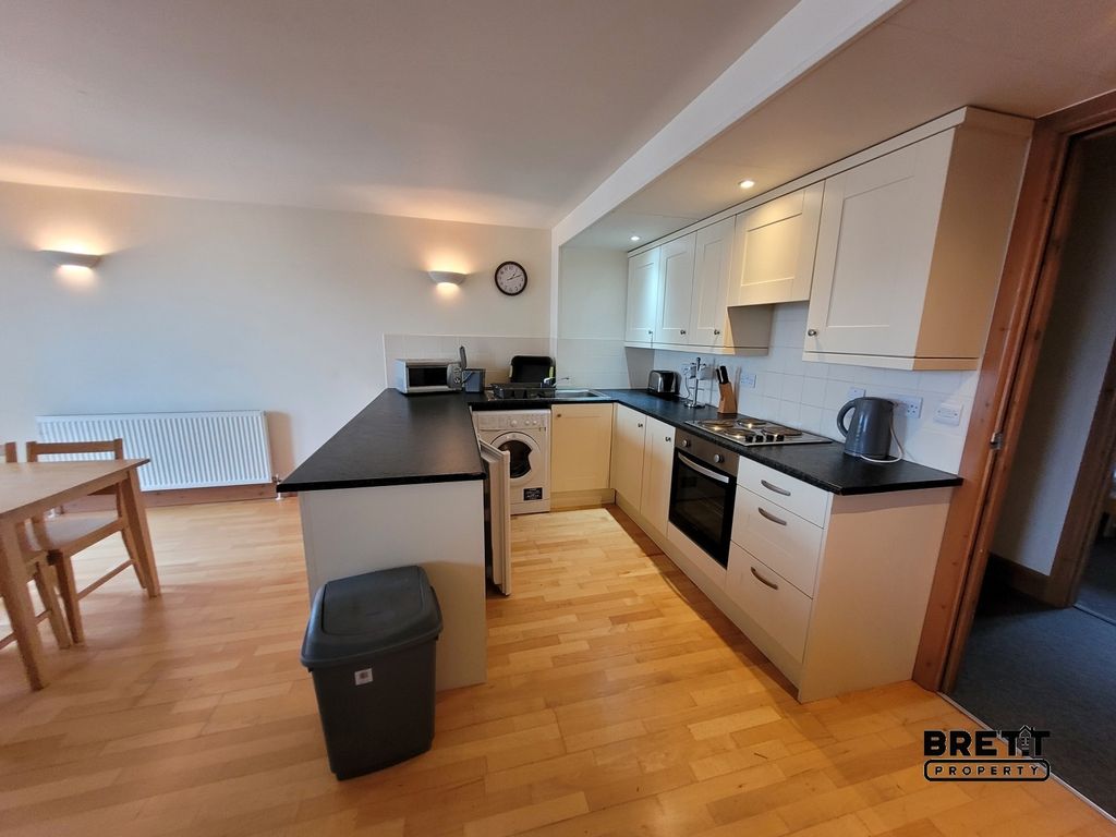 Additional image 4 of 2 bed flat for saleNelson Quay, Milford Haven, Pembrokeshire. SA73