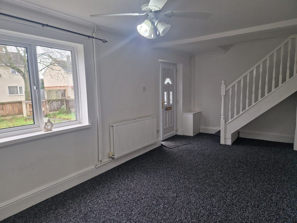 Property photo 2 of 11 Exterior