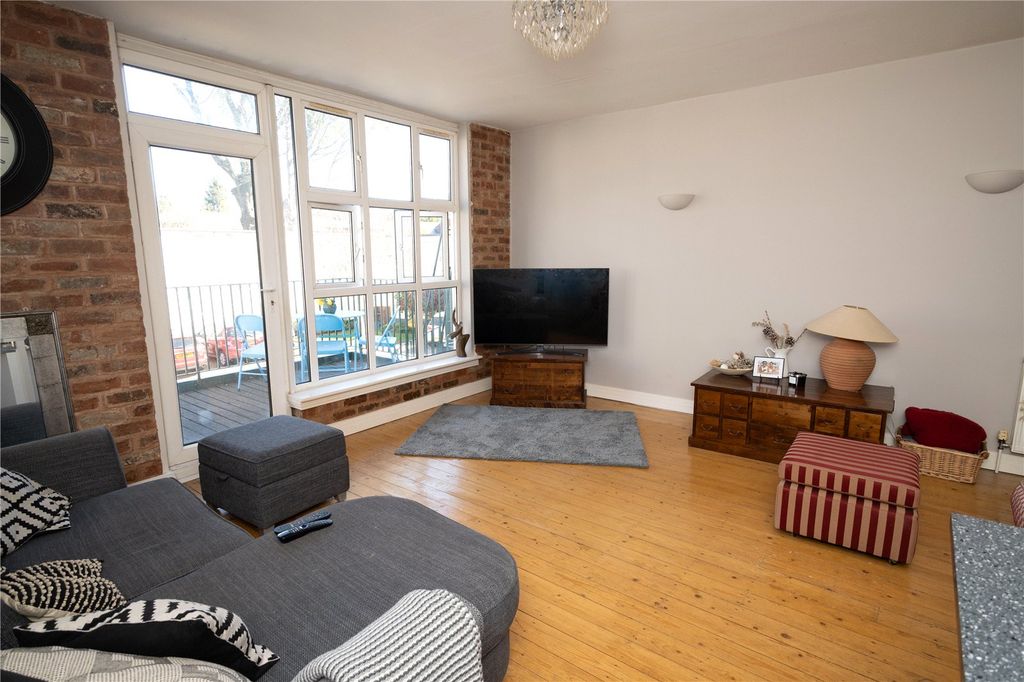 Property photo 2 of 21 Picture No. 42