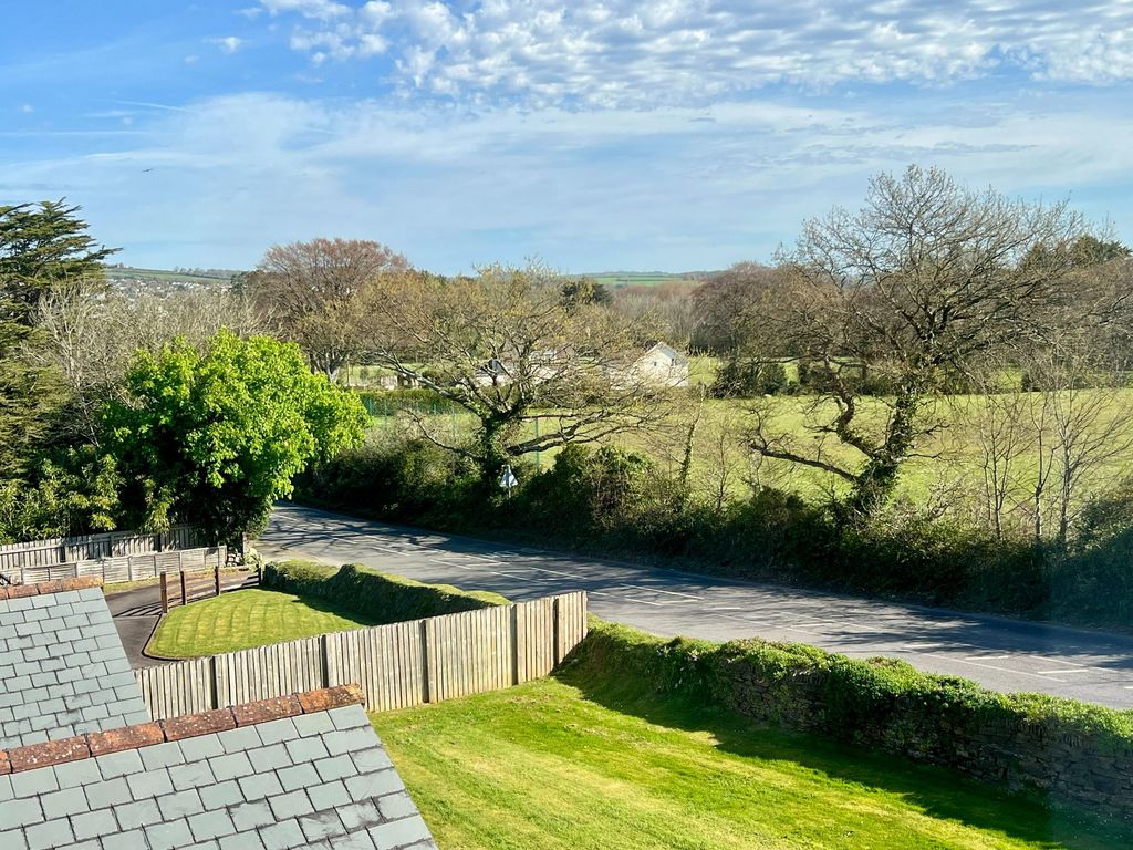 Property photo 2 of 35