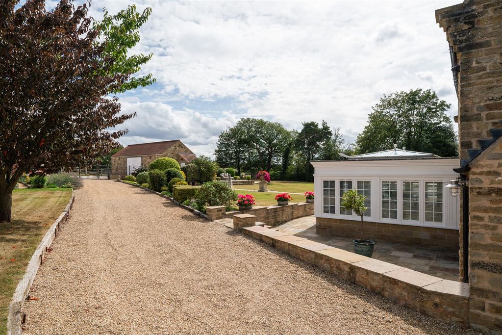 Additional image 92 of 7 bed detached house for salePark Hall, Parkhall Lane, Spinkhill, Sheffield S21