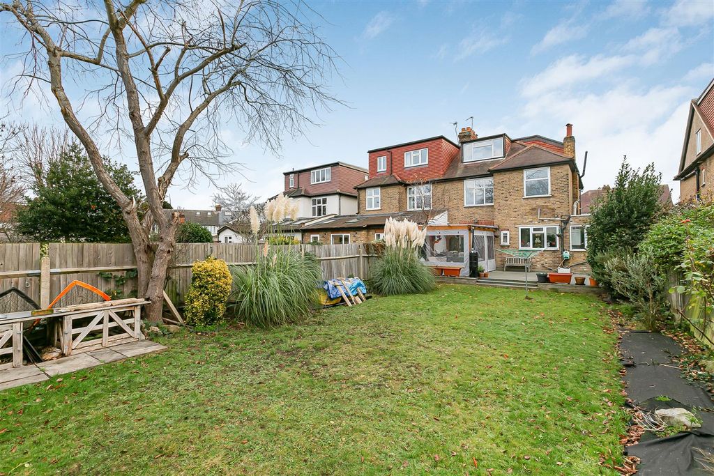 Property photo 2 of 27