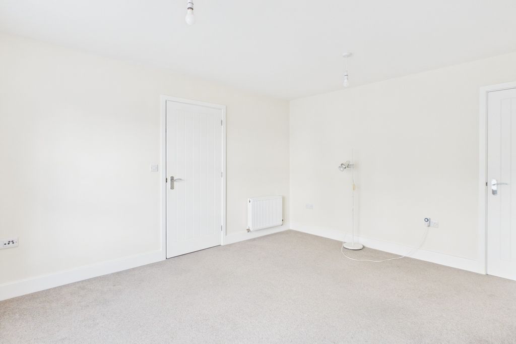Property photo 3 of 18 Cam02519G0-Pr0448-Still004