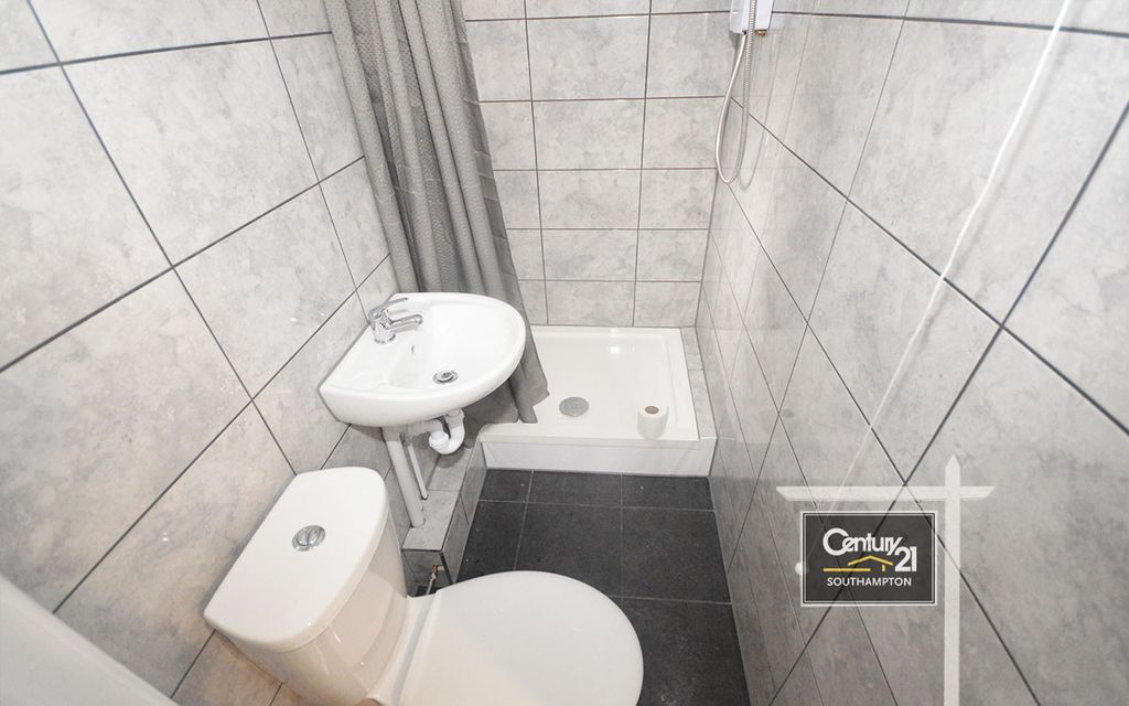 Property photo 3 of 3