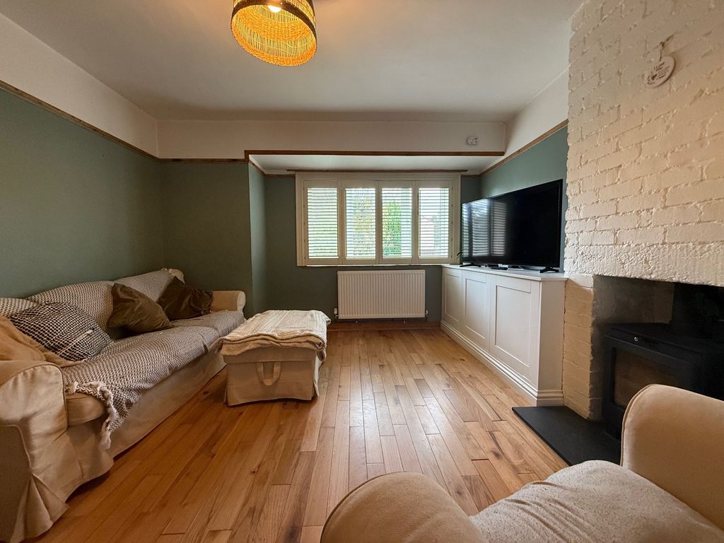 Property photo 2 of 15 Lounge