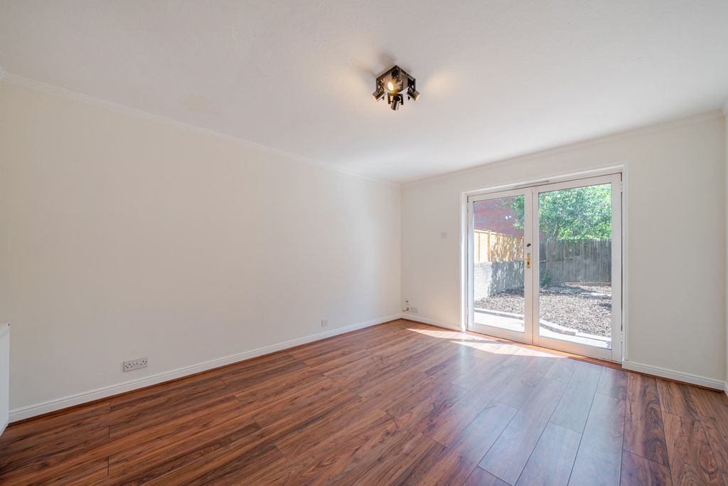 Property photo 2 of 19 1488904-17-6A4E32...