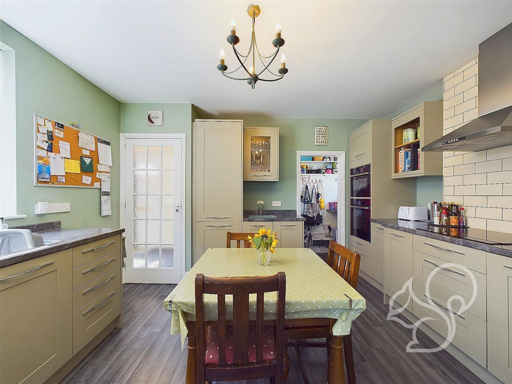 Property photo 2 of 24 Kitchen