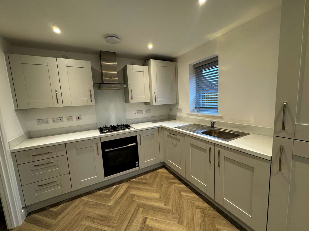 Property photo 2 of 12 Kitchen