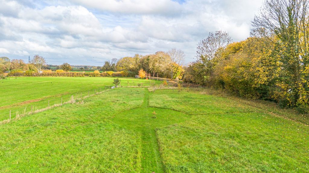 Property photo 2 of 22