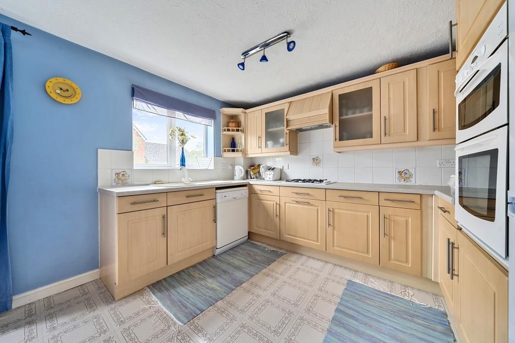 Property photo 2 of 20 Kitchen