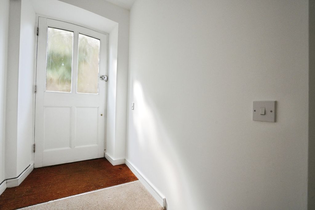 Property photo 2 of 10 Photo