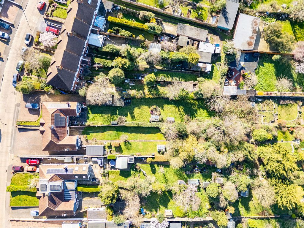 Property photo 2 of 22