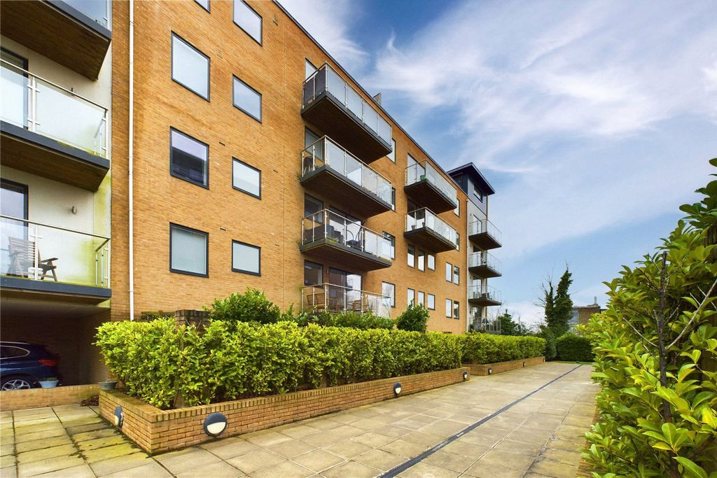 Property photo 1 of 9 Picture No. 24