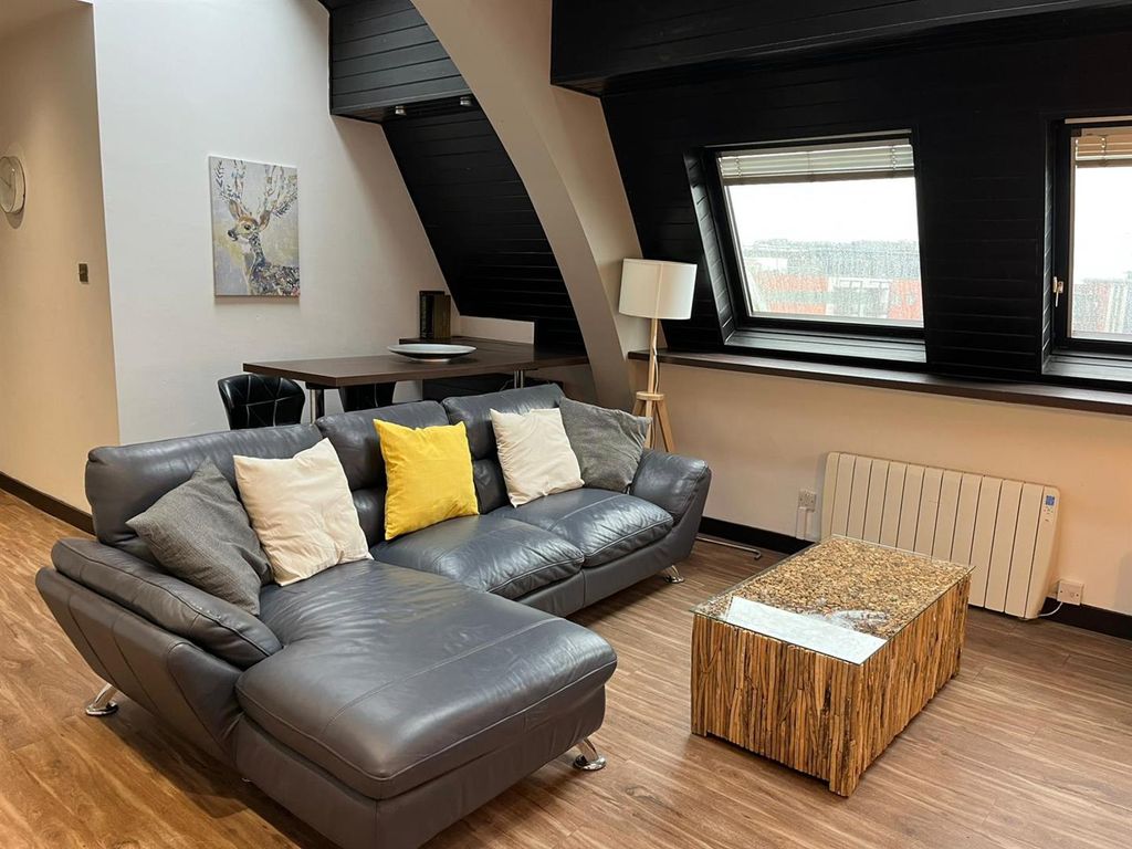 Property photo 1 of 9 5499.Jpg