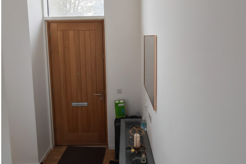 Property photo 3 of 13 Entry