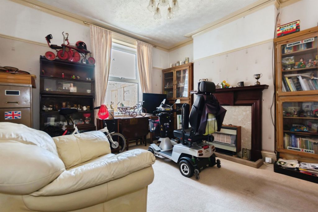 Property photo 3 of 17