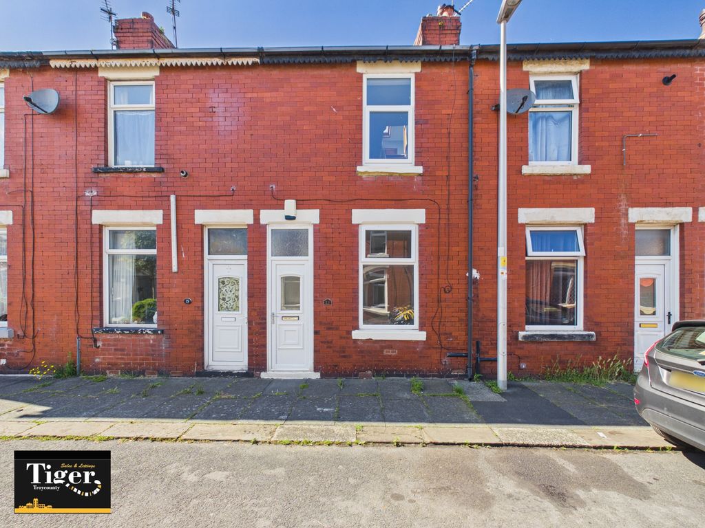 Property photo 1 of 12 Cam03440G0-Pr0632-Still013