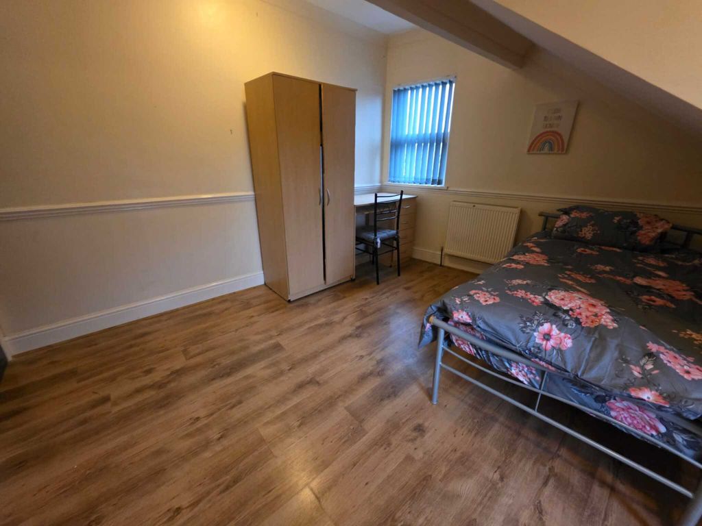 Property photo 1 of 3