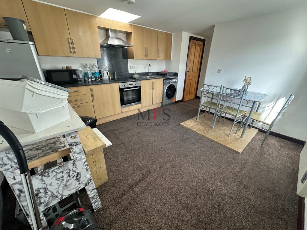Property photo 2 of 10 Photo 8