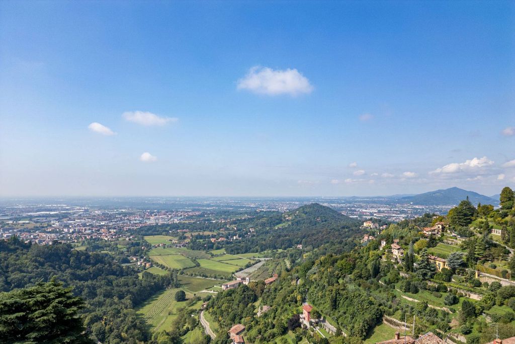 Property photo 1 of 39