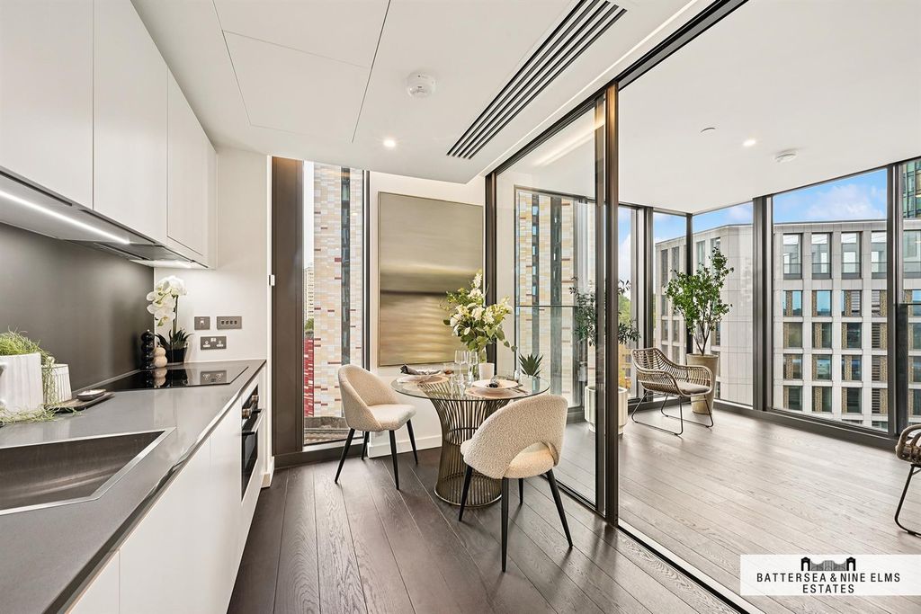 Property photo 3 of 23