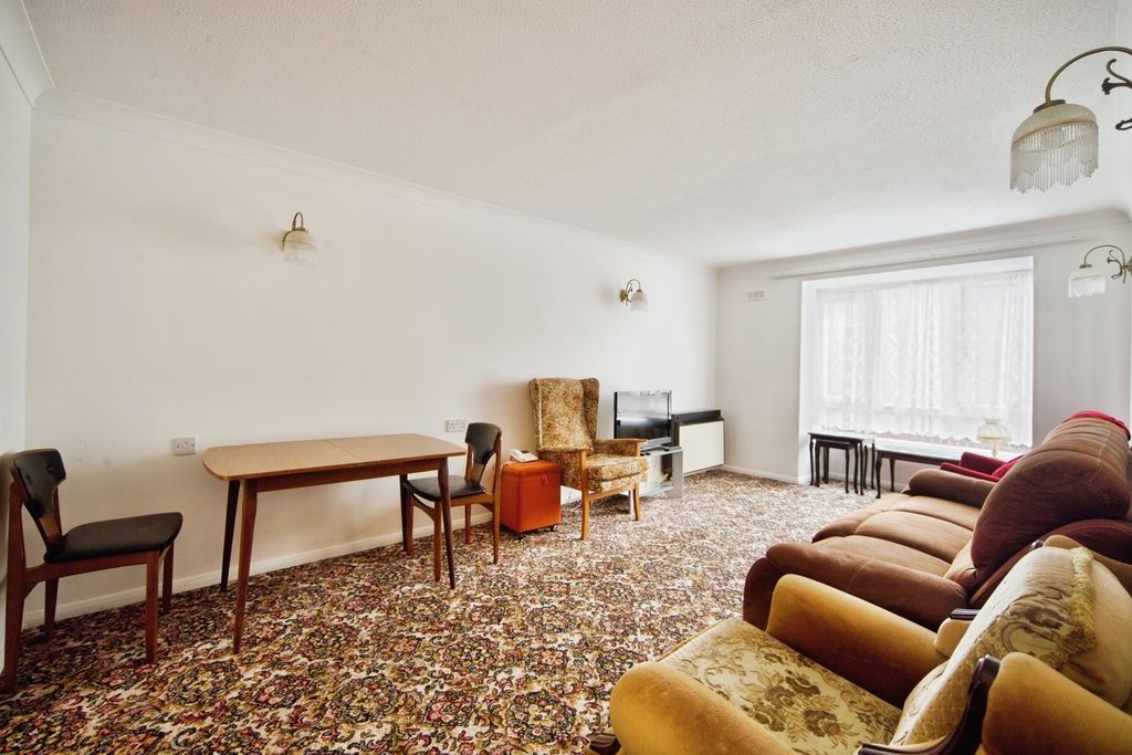 Property photo 3 of 17 Photo