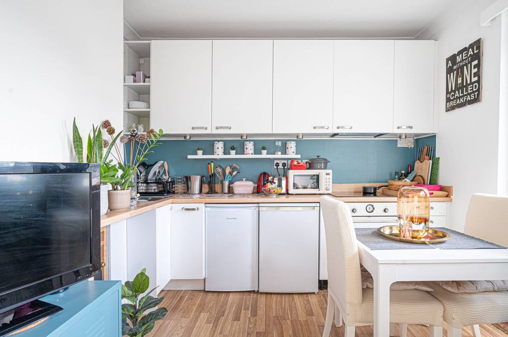 Property photo 2 of 7