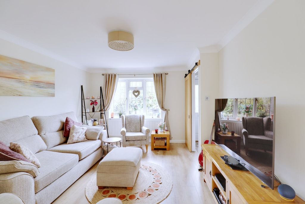 Property photo 3 of 24