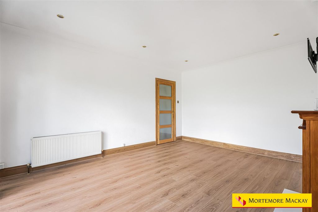 Property photo 3 of 16 14_82212_Watermarked.Jpg