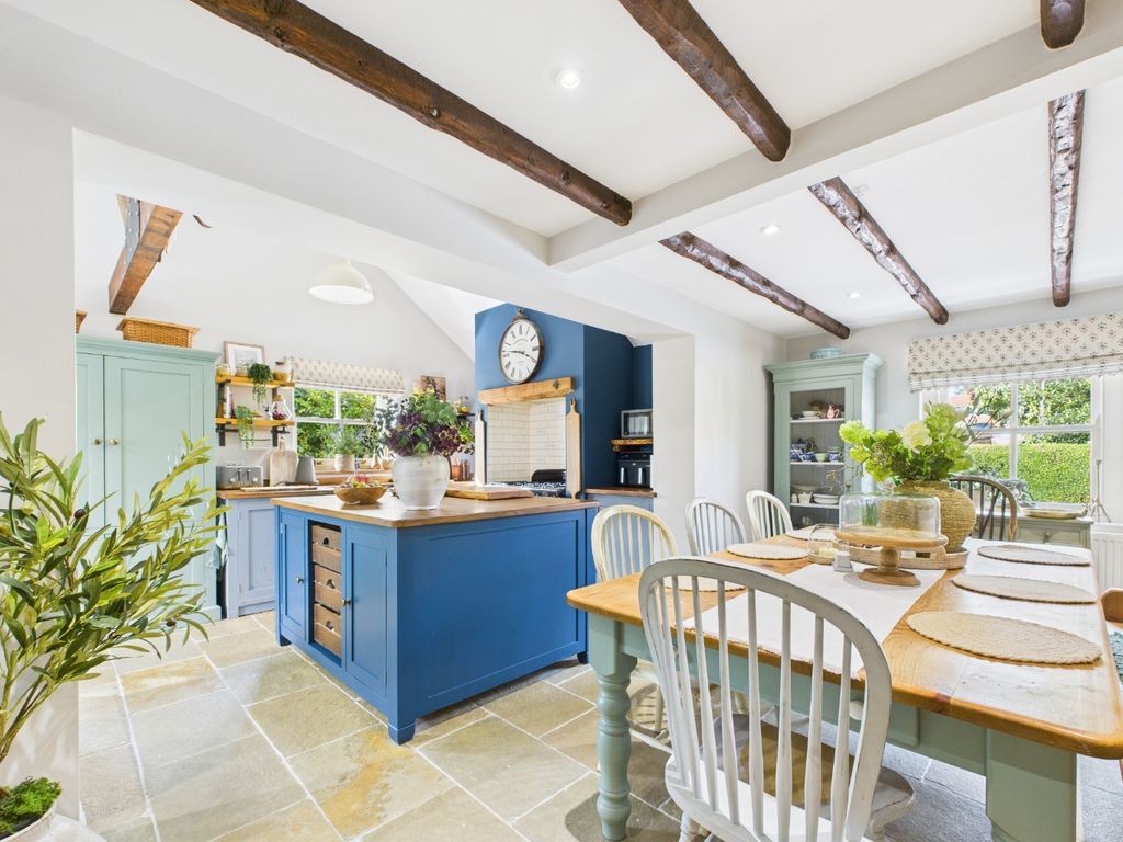 Property photo 2 of 50 4408626