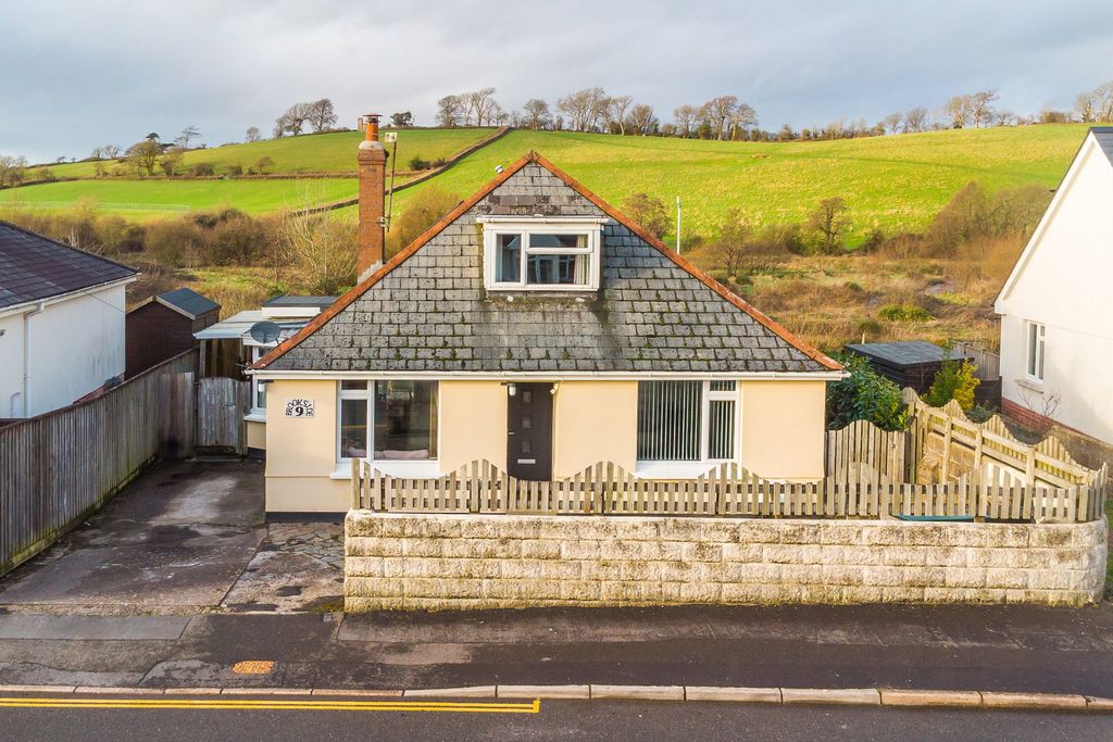 Property photo 1 of 32