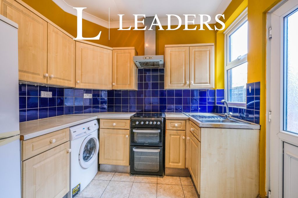 Property photo 3 of 6 Kitchen