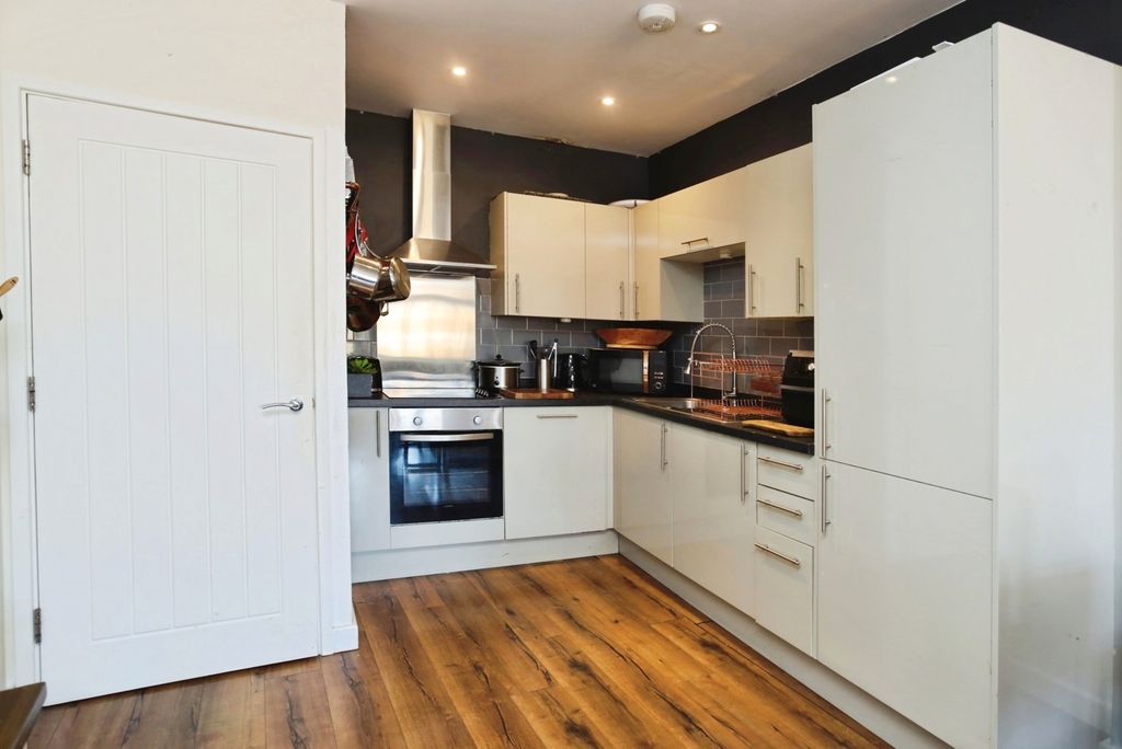 Property photo 3 of 20 Pbox-Img.Jpg