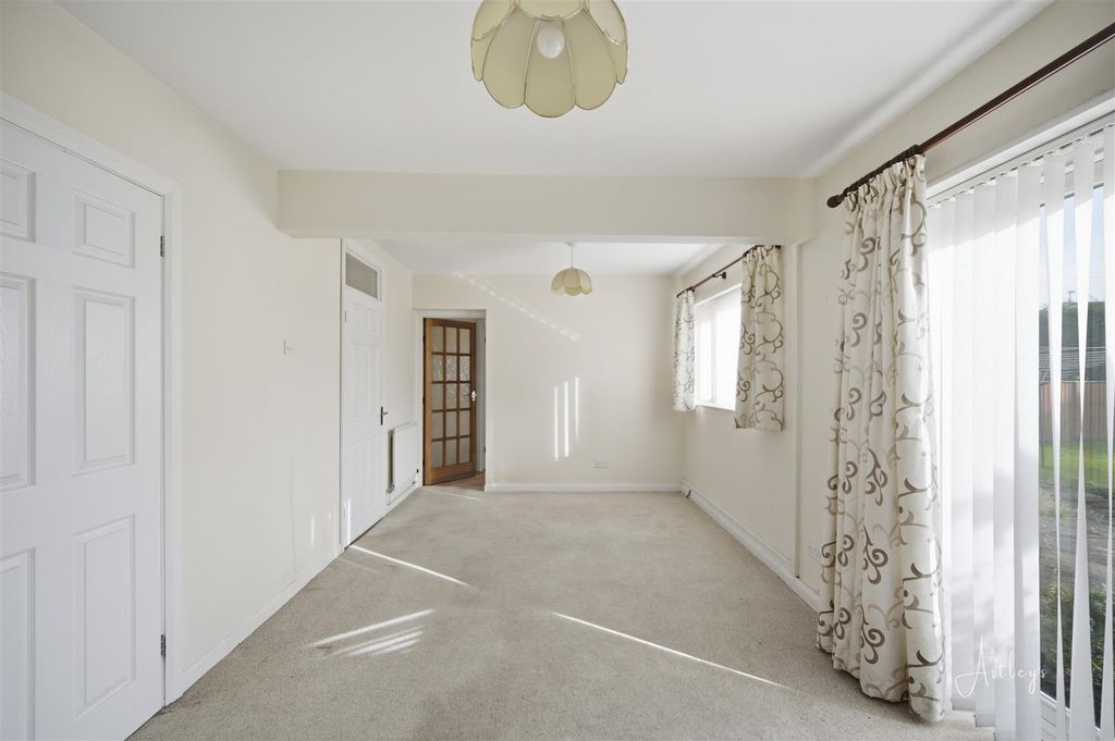 Property photo 3 of 23 07-P1049679.Jpg