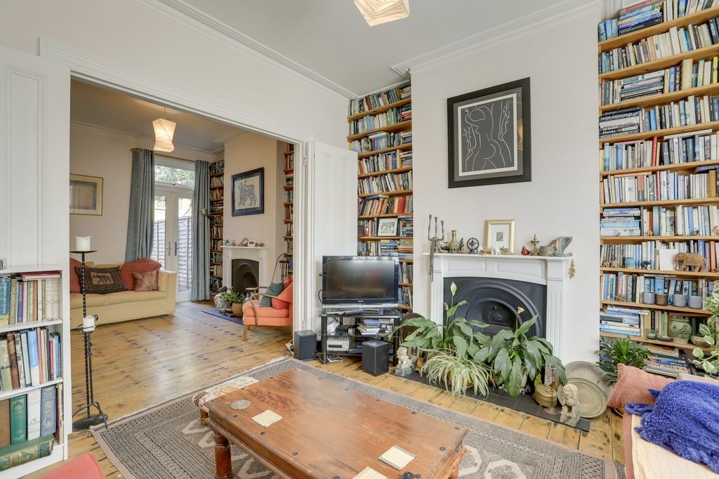 Property photo 3 of 16