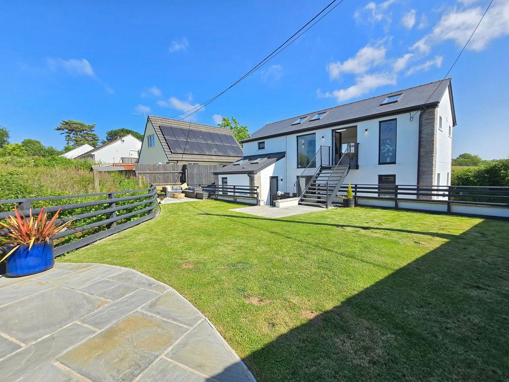 Property photo 2 of 29