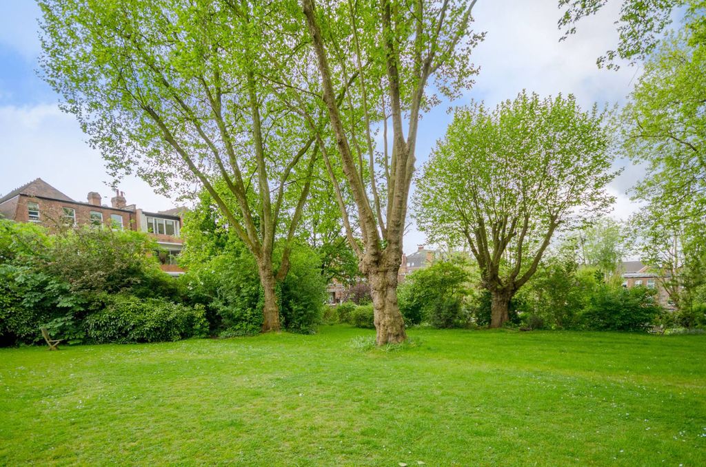 Property photo 3 of 23