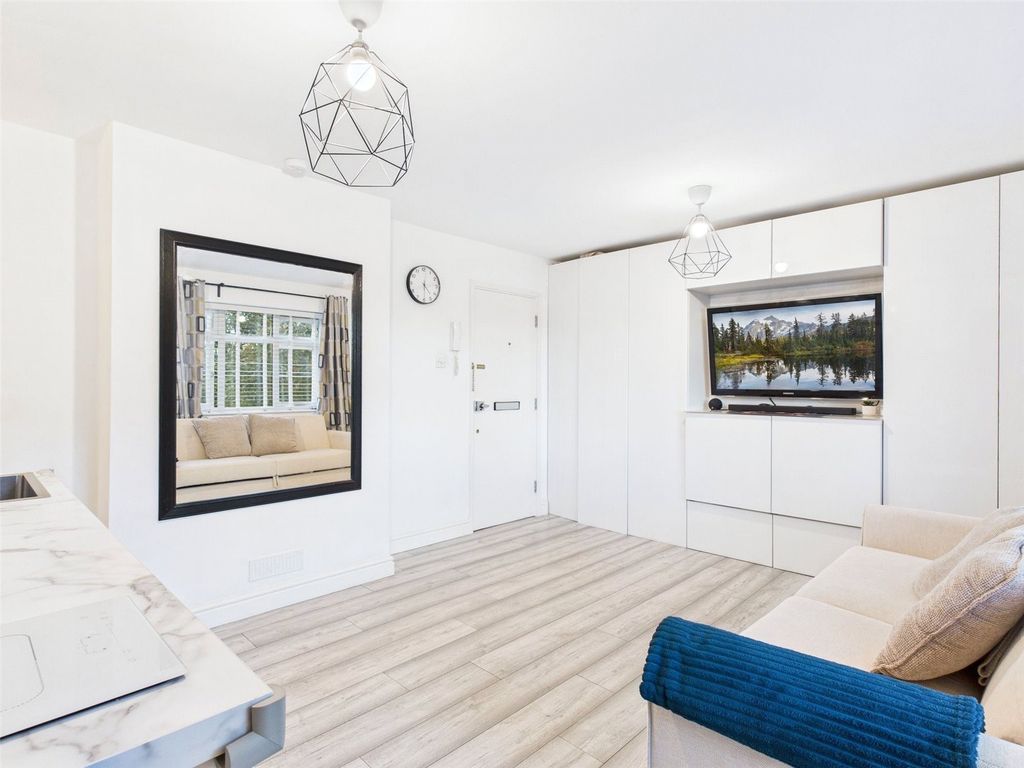 Property photo 1 of 10 Picture No. 01