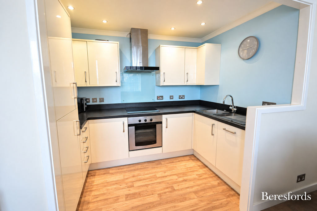 Property photo 3 of 6 Kitchen