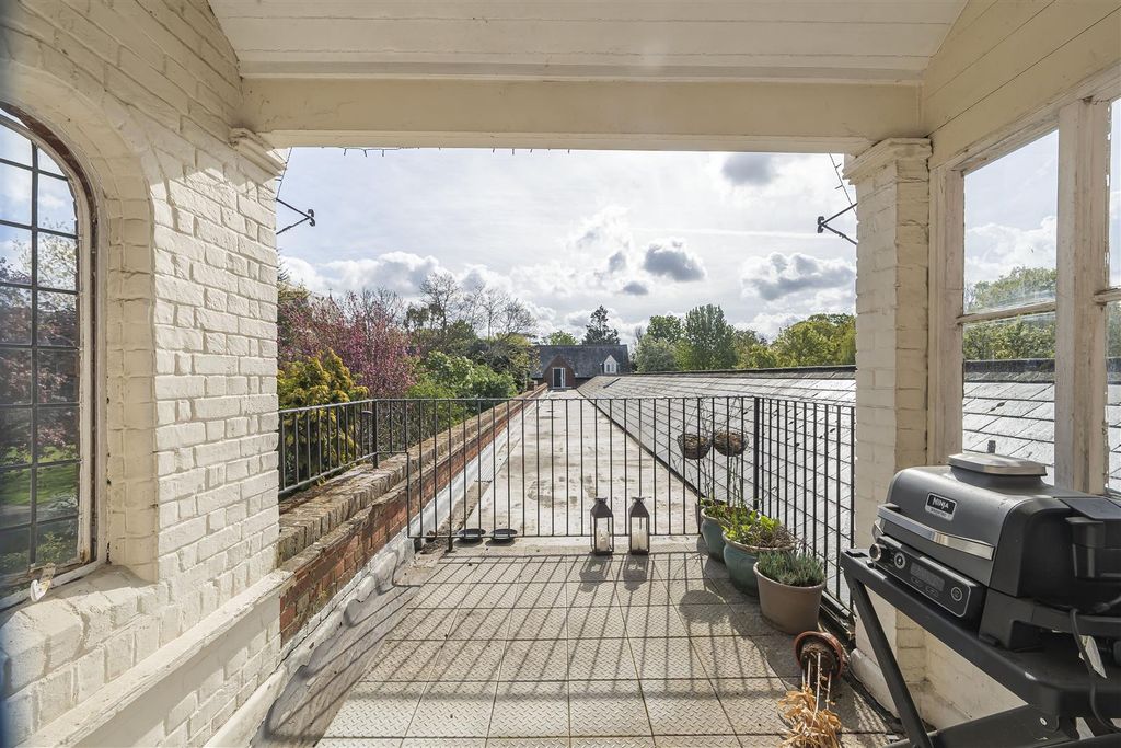 Property photo 2 of 8 Photo Apr 14 2025, 10 01 49 Am.Jpg