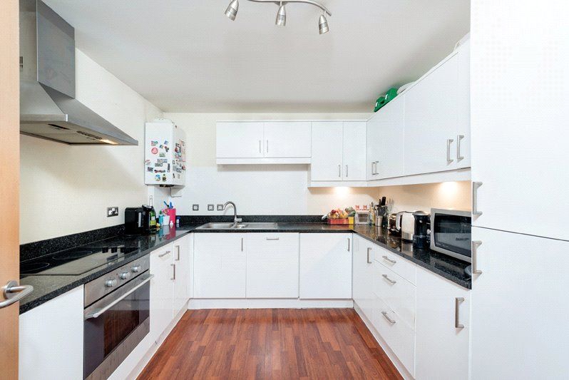 Property photo 3 of 10 Kitchen