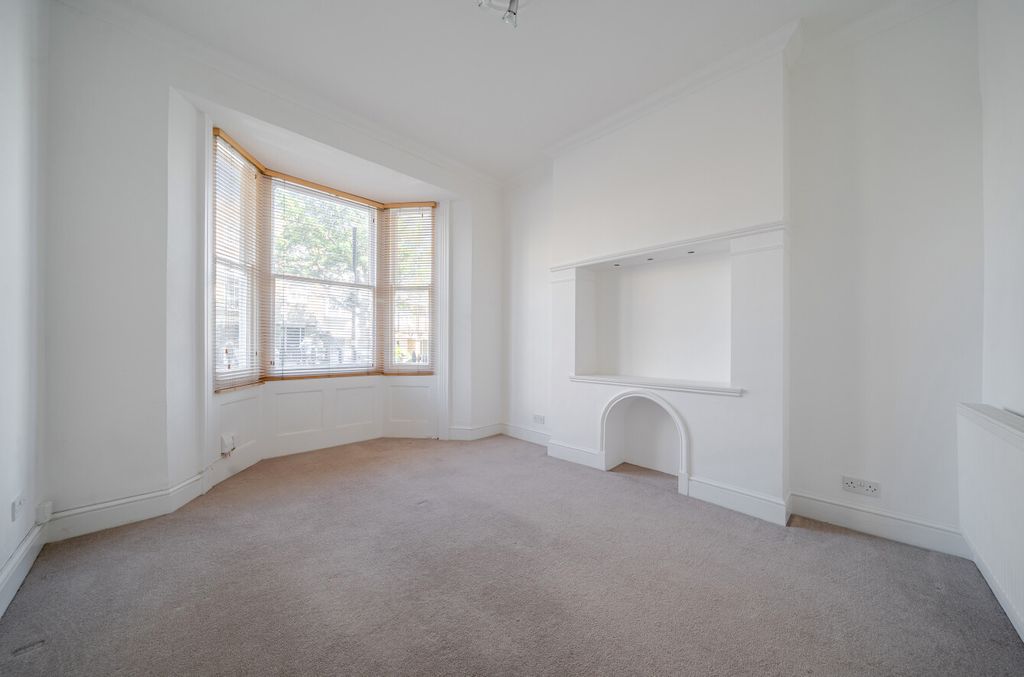 Property photo 2 of 13 1464336-3-6A467Ed...