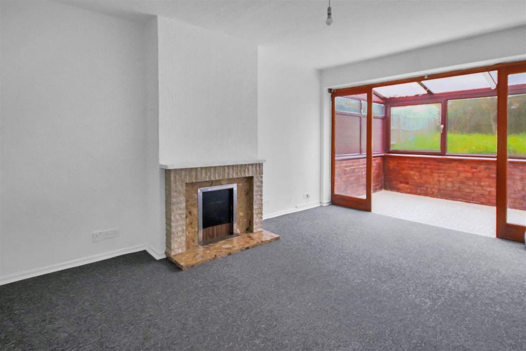 Property photo 3 of 9 Living Room