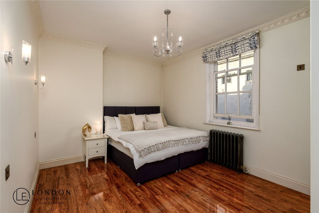 Property photo 1 of 22 Bedroom 2
