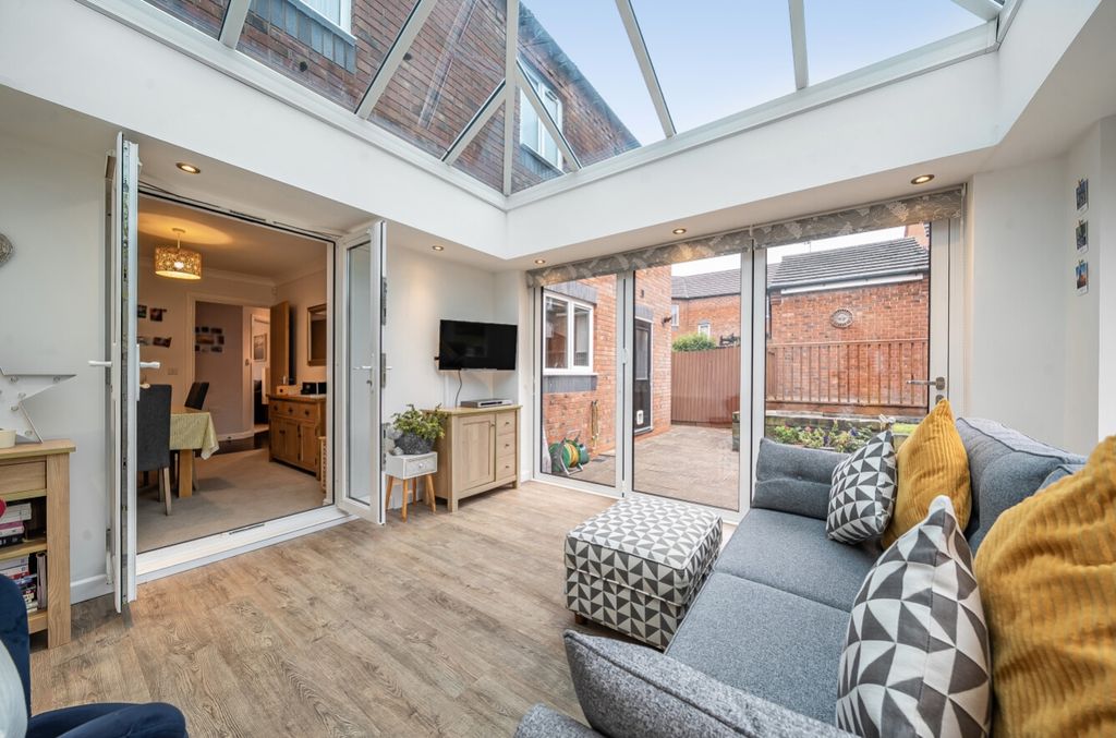 Property photo 2 of 28 1365202-15-68E9c3Ef9B3Ba