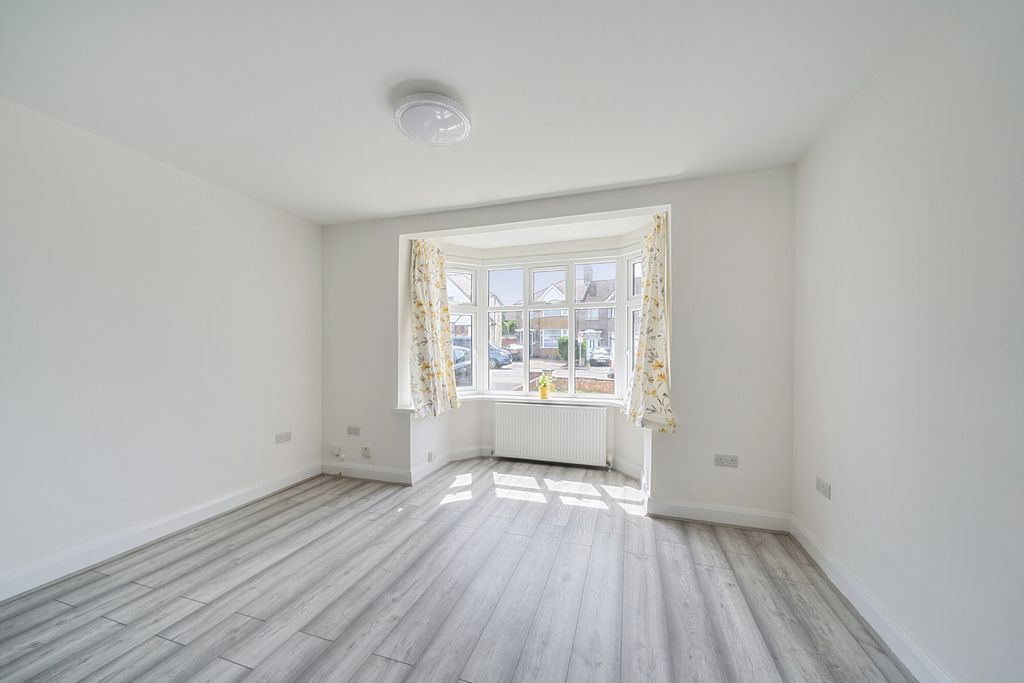 Property photo 3 of 21 1482583-18-6A3A66...