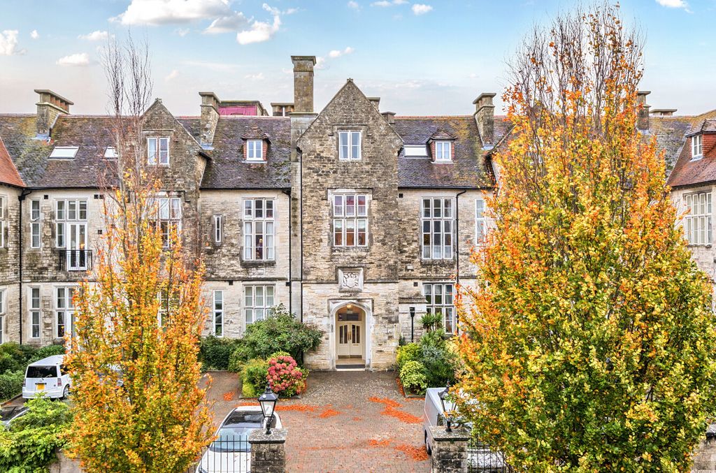 Property photo 1 of 12 1363106-1-68F5F47...