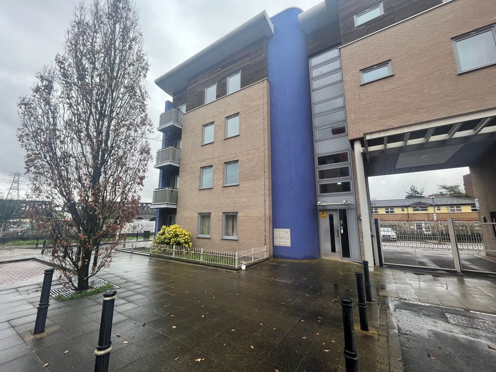 Property photo 1 of 8 Front