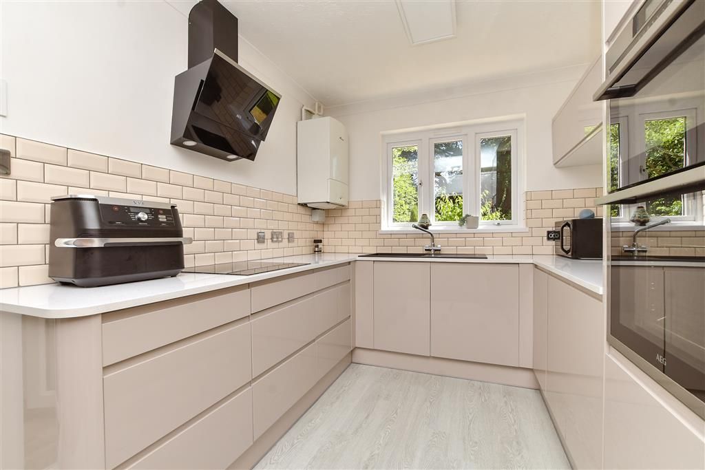 Property photo 1 of 18 Kitchen