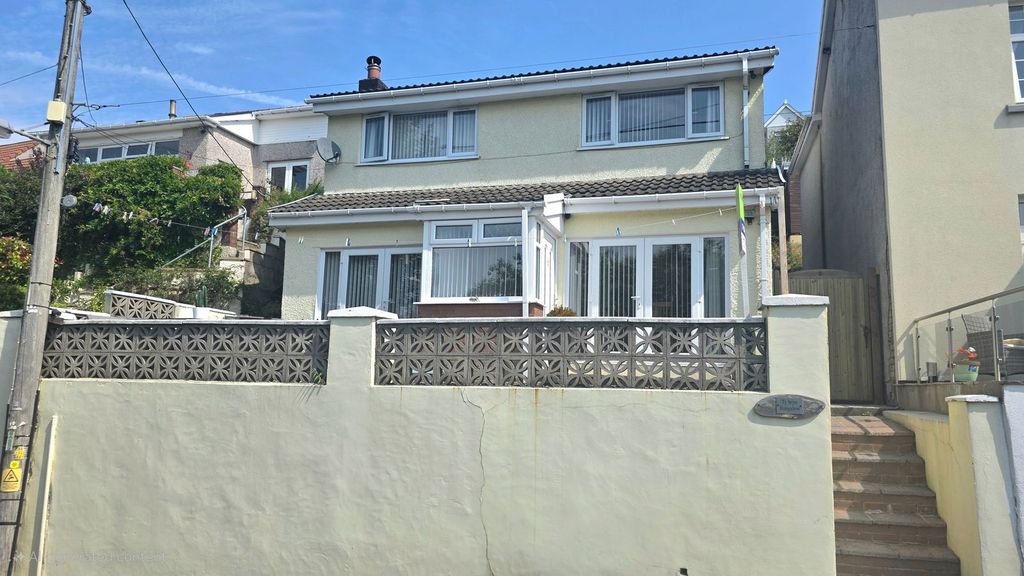 Property photo 1 of 25